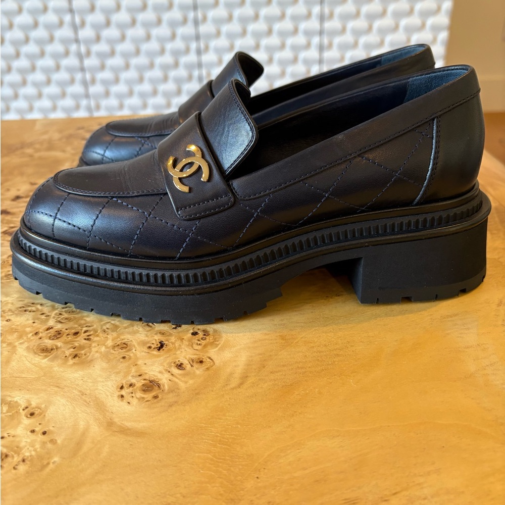 CHANEL Navy Leather Loafers. - Picture 5 of 10